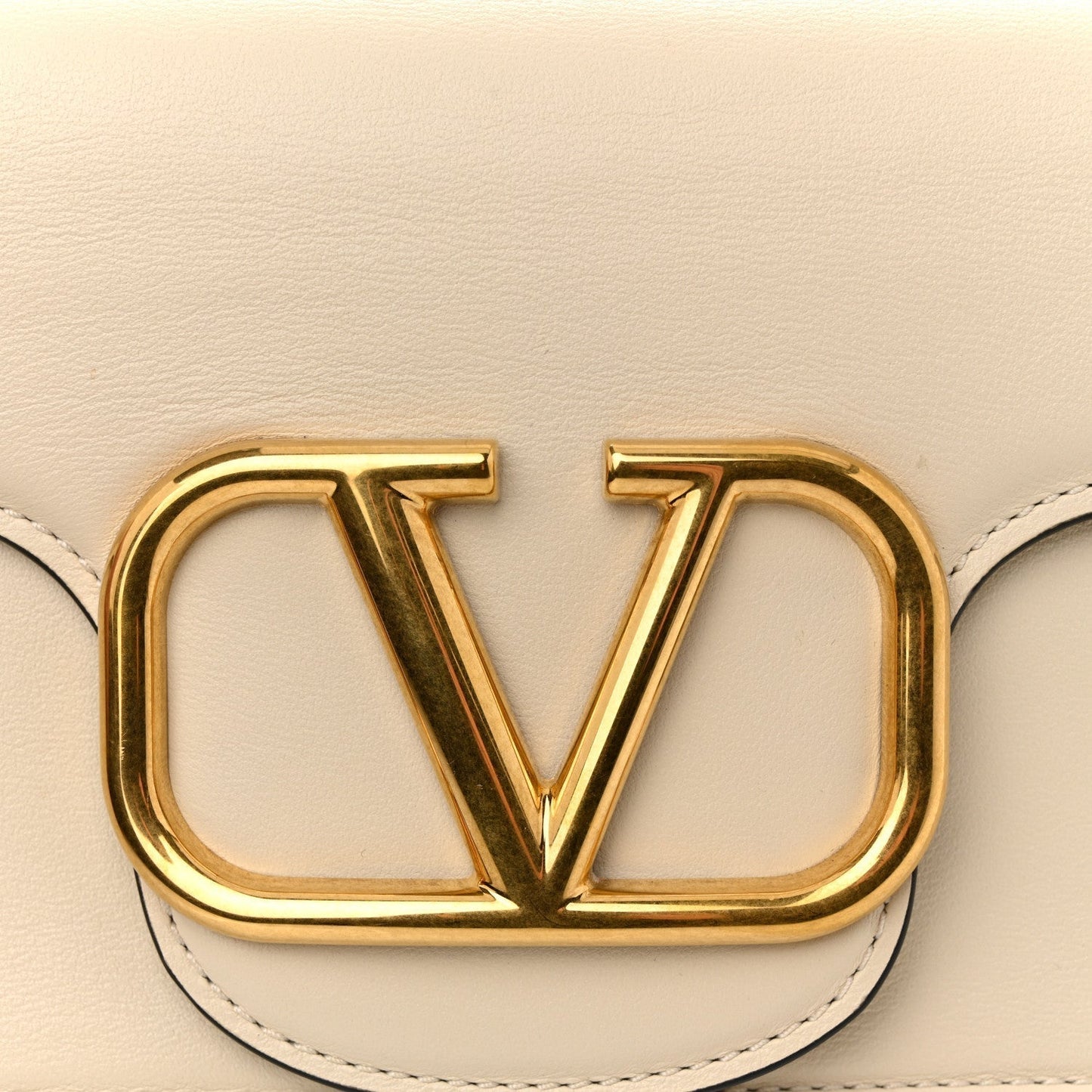Calfskin Vlogo Loco Shoulder Bag Light Ivory