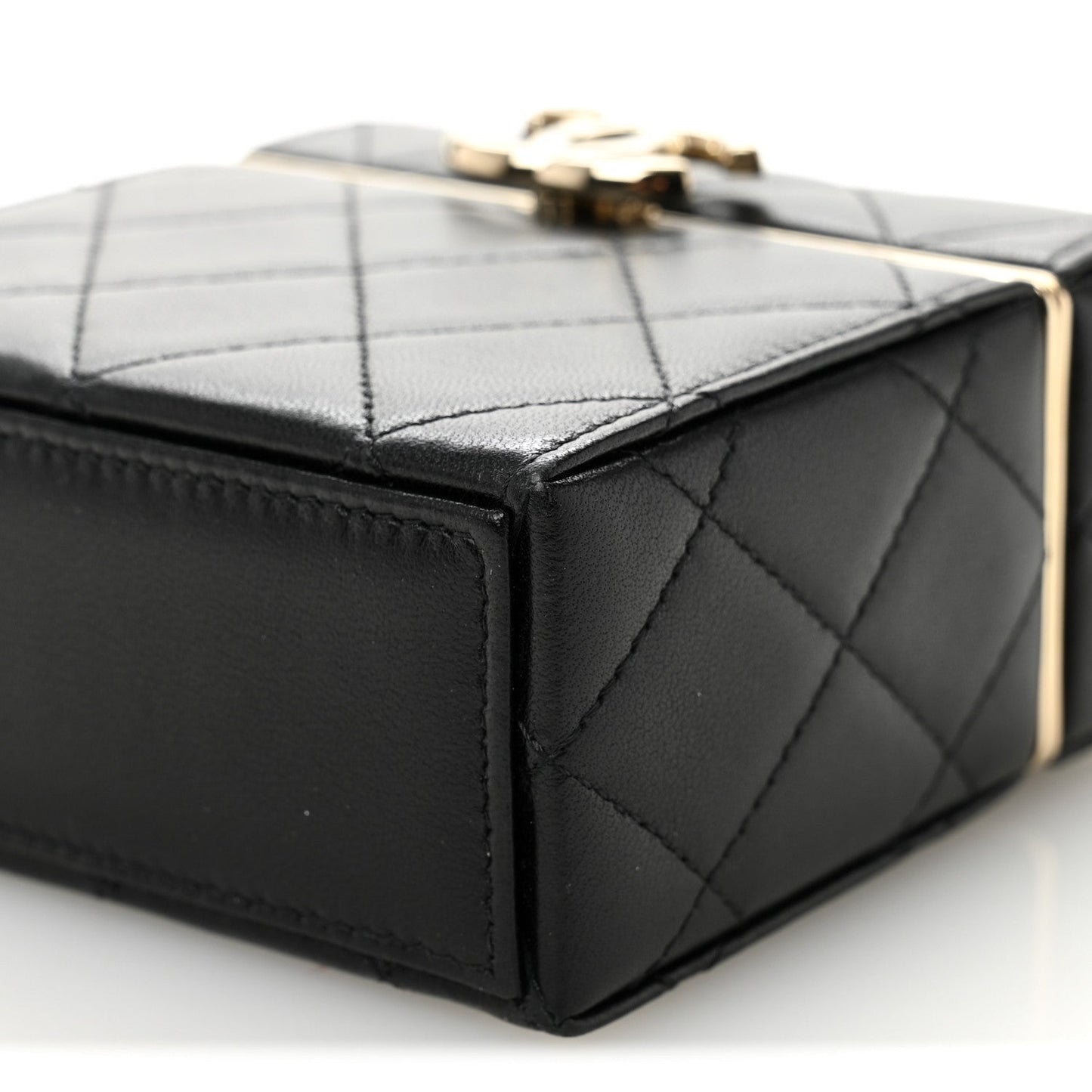 Lambskin Quilted Small Box With Chain Black