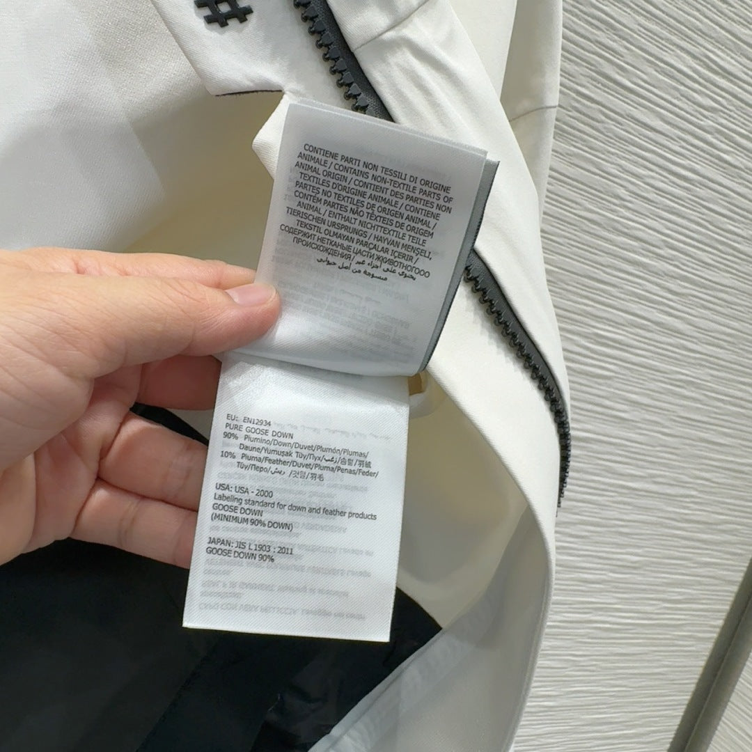 Moncler 25 Jacket White Mix Black Polyester
