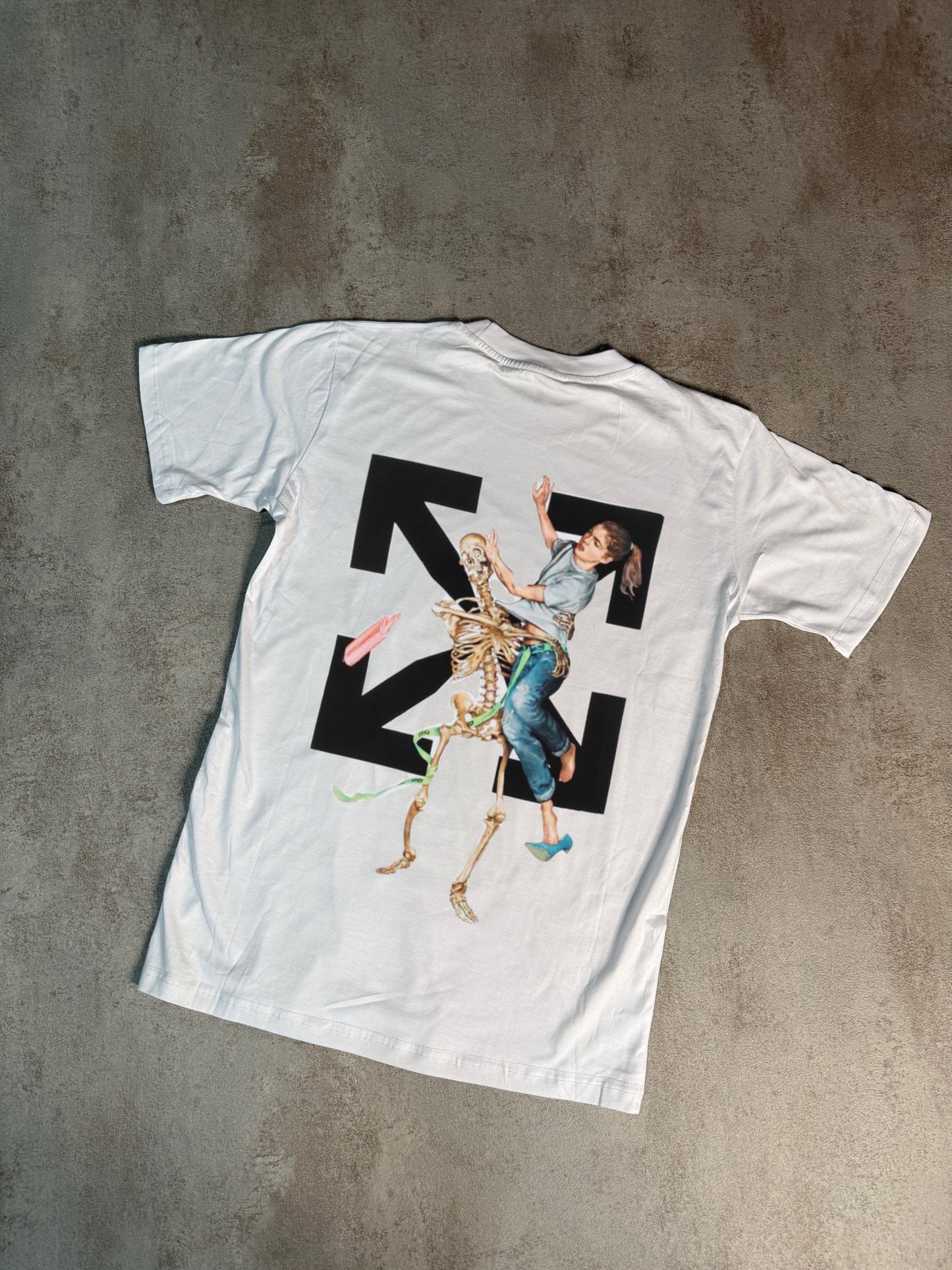 CAMISETA OFF WHlTE