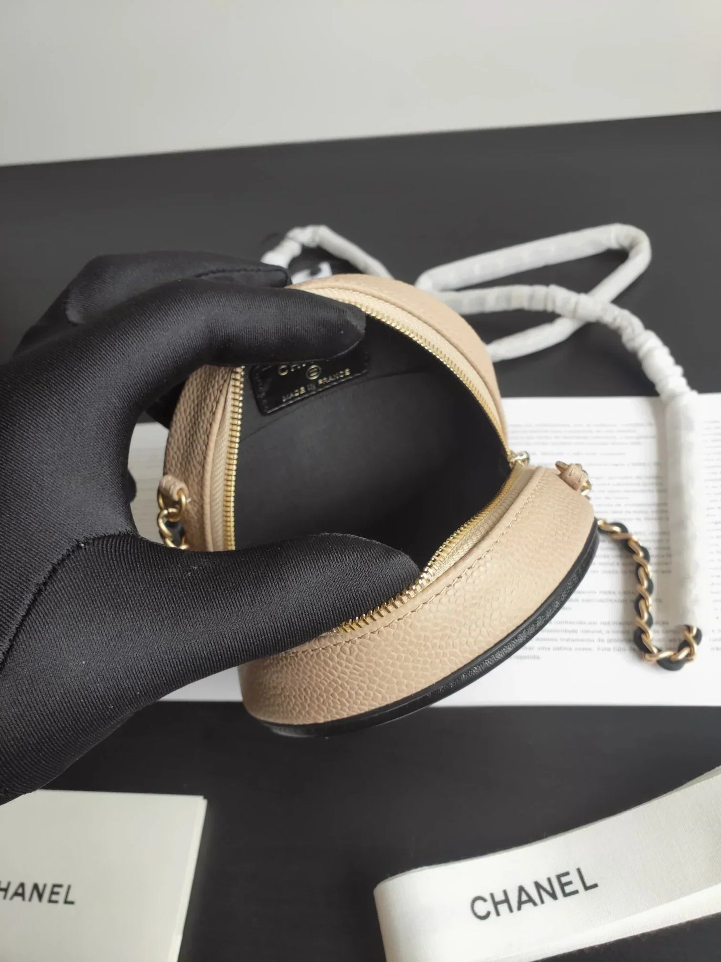 Chanel Around CC Filigree Beige - 12cm