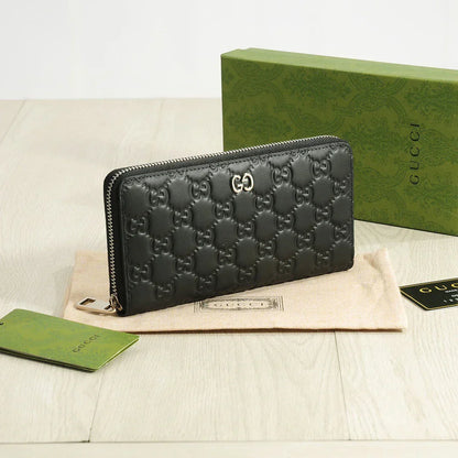 Gucci Single Zipper Handbag Black 20x10cm