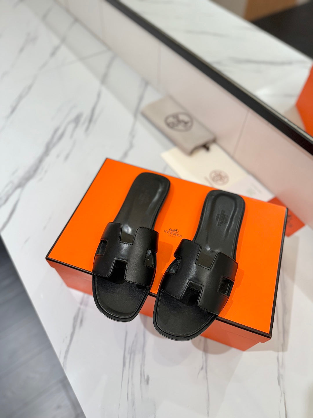 HM Oran Sandal Black Cowhide 294854