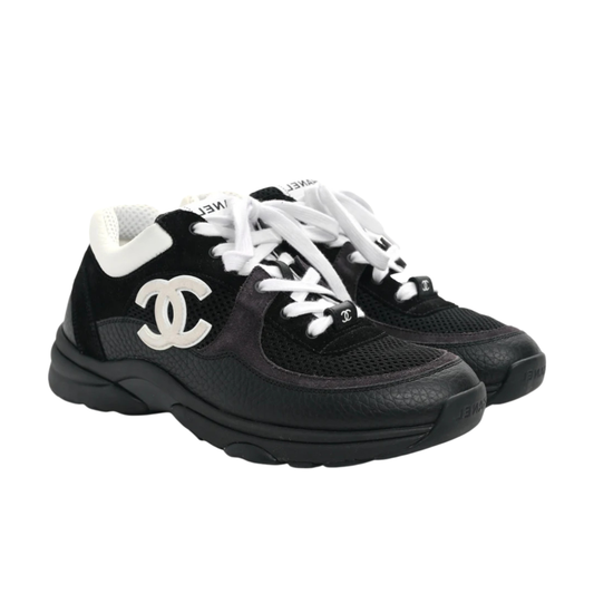 Runner Black White
