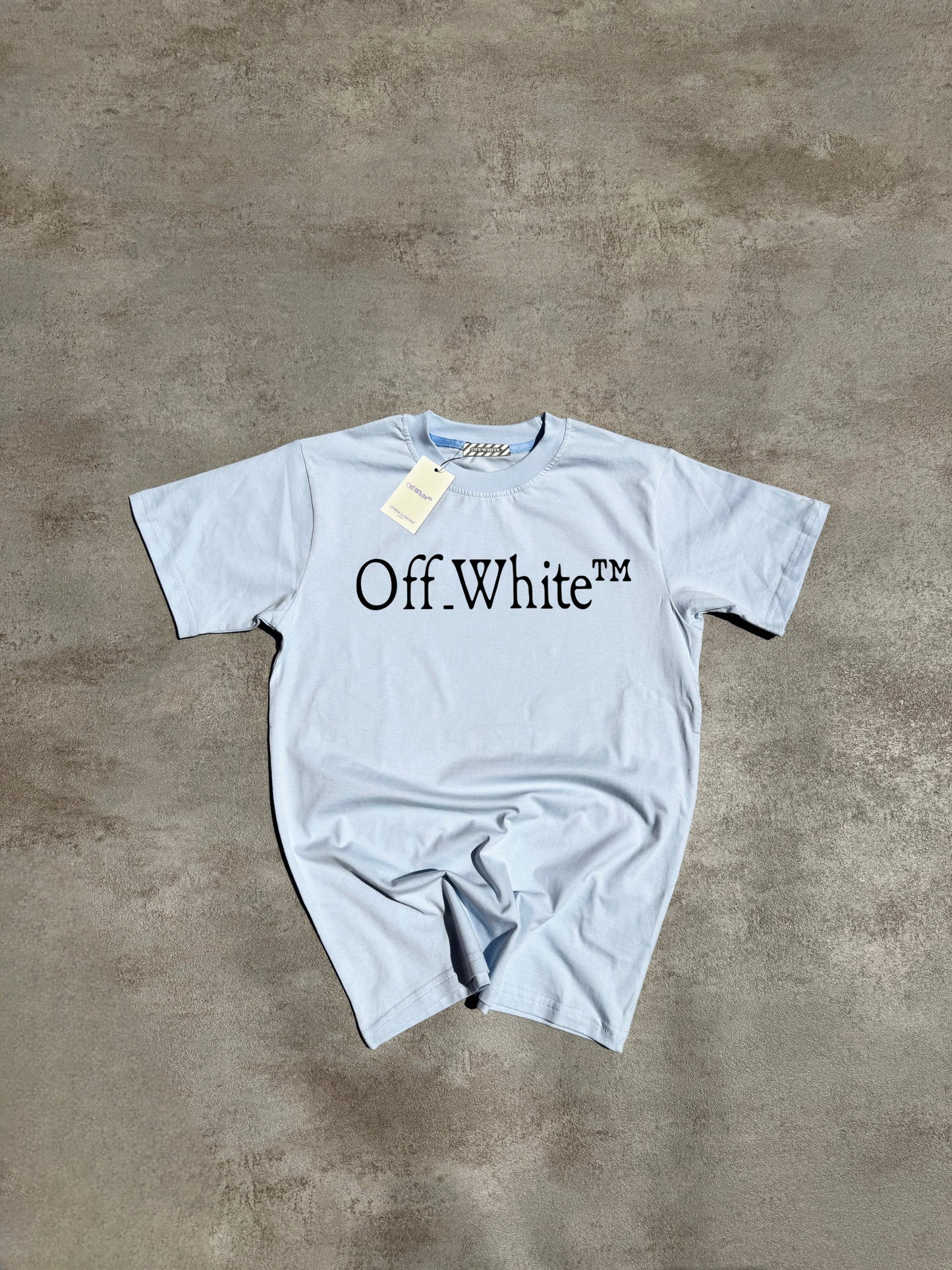 CAMISETA OFF WHIT£
