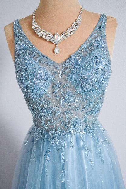 Tulle A-Line Lace Appliques V-Neck Long Party Prom Dress