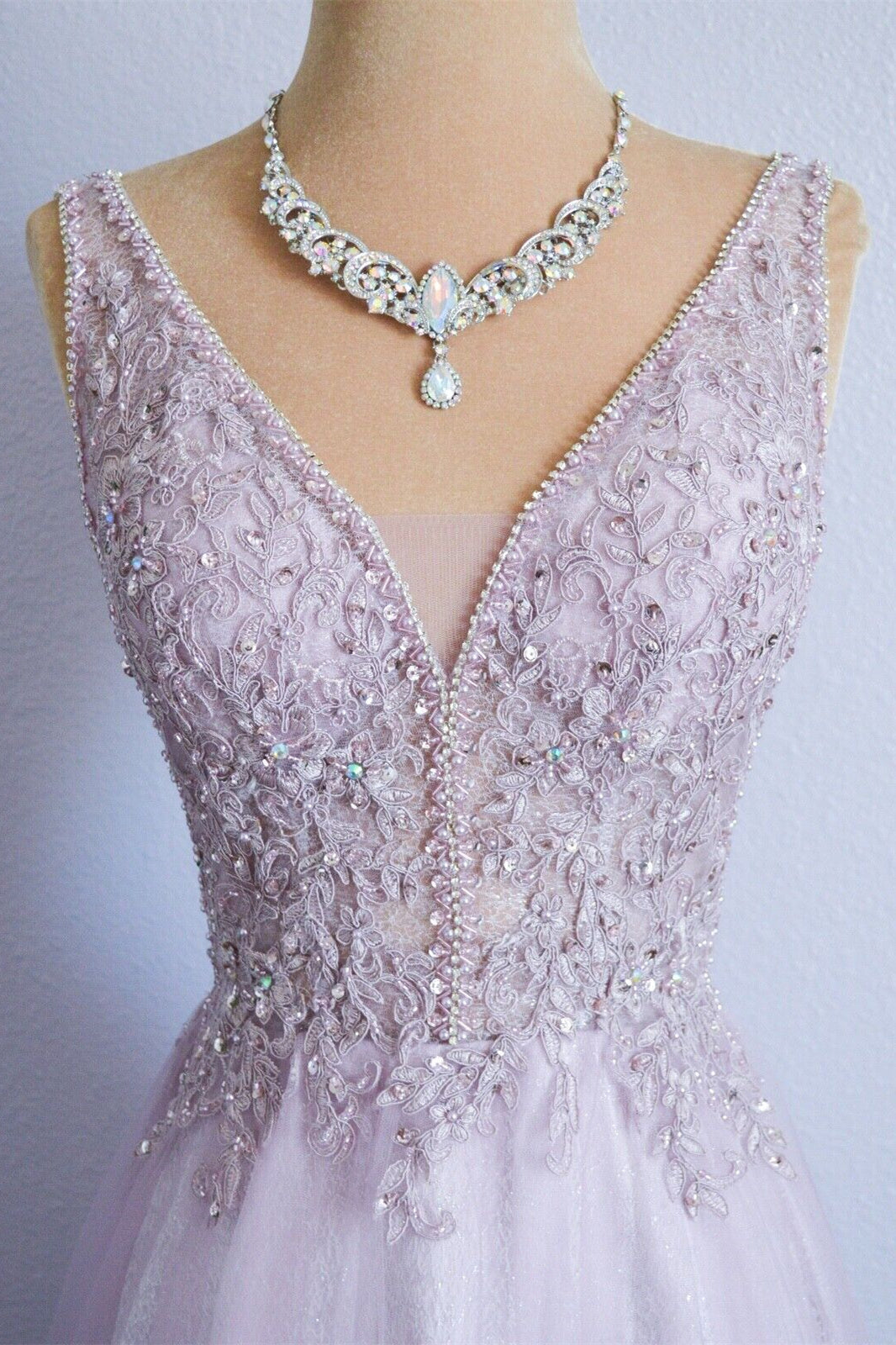 Chic Tulle A-Line V-Neck Open Back Prom Party Dress