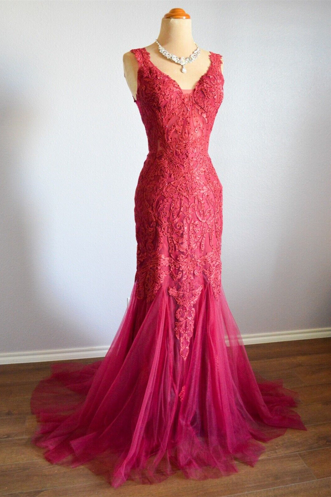 Sweetheart Straps Lace Appliques Prom Dress With Tulle Train