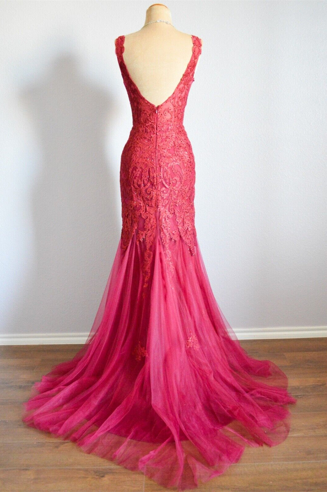 Sweetheart Straps Lace Appliques Prom Dress With Tulle Train