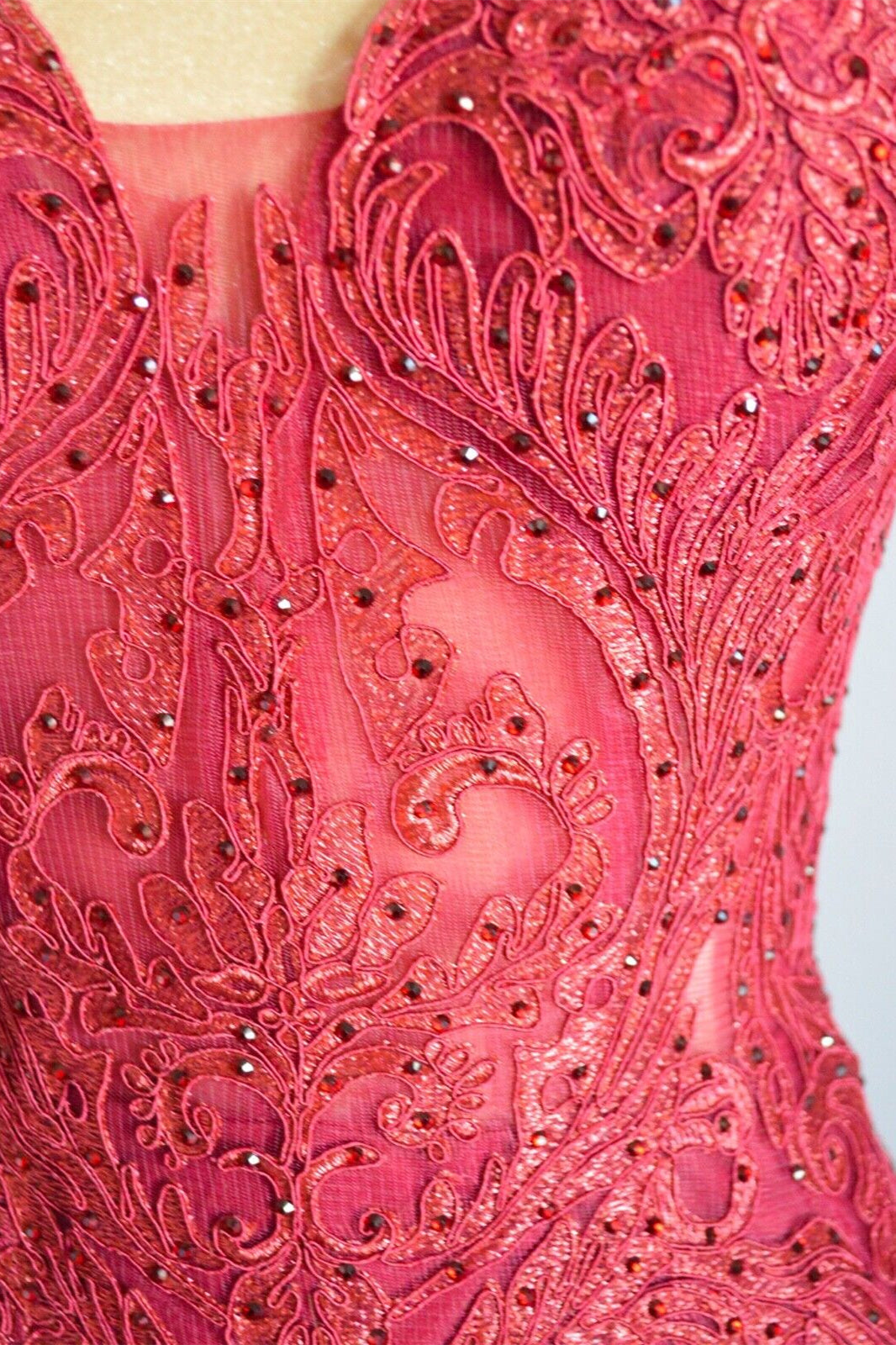 Sweetheart Straps Lace Appliques Prom Dress With Tulle Train