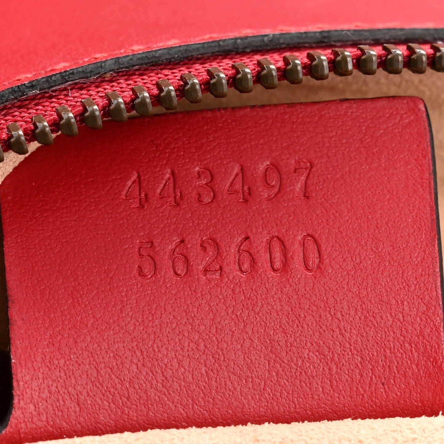 Calfskin Matelasse Small GG Marmont Shoulder Bag Hibiscus Red