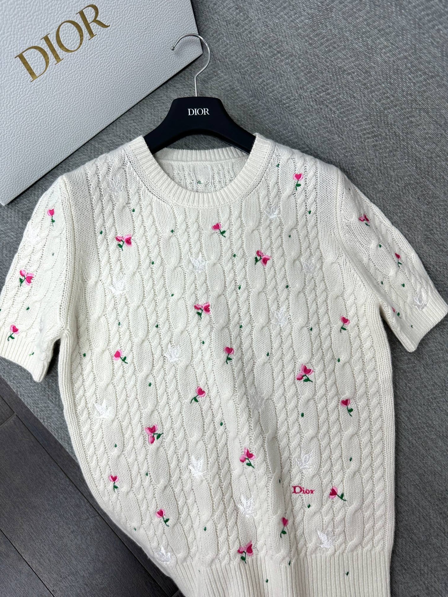 CD Short-Sleeved Sweater Small Floral Embroidery Ivory Wool 349483