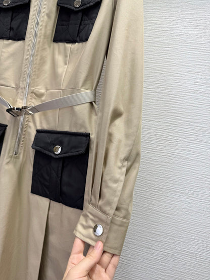 CD 25SS Lapel Middle Zipper Guilted Four Pockets Contrast Color Dress Beige Wool 304161