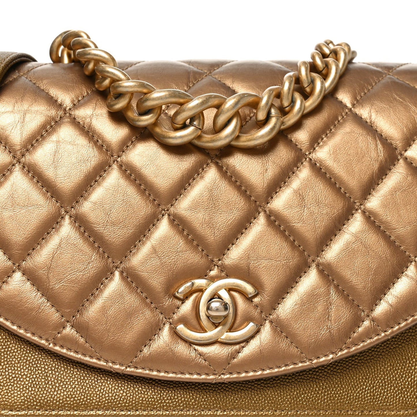 Metallic Calfskin Caviar Quilted Chain Handle Flap Gold