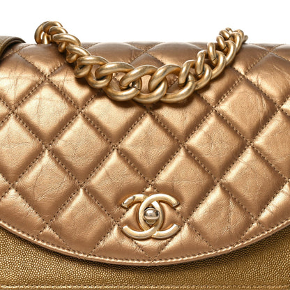 Metallic Calfskin Caviar Quilted Chain Handle Flap Gold
