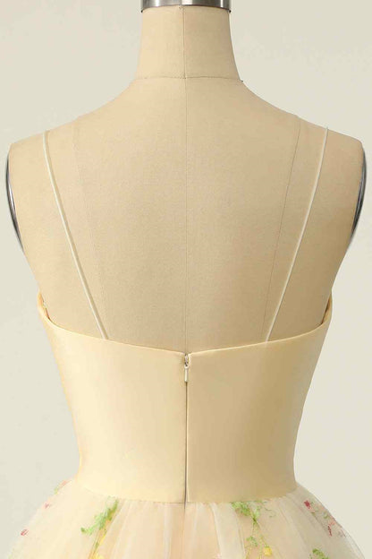 Light Yellow A-line Spaghetti Straps Appliques Tulle Mini Homecoming Dress