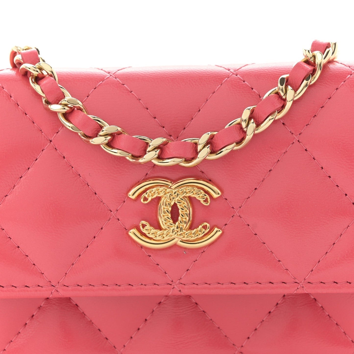 Shiny Lambskin Quilted Card Holder On Chain Pink