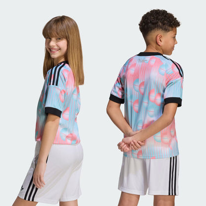 Family Kit Away 2026