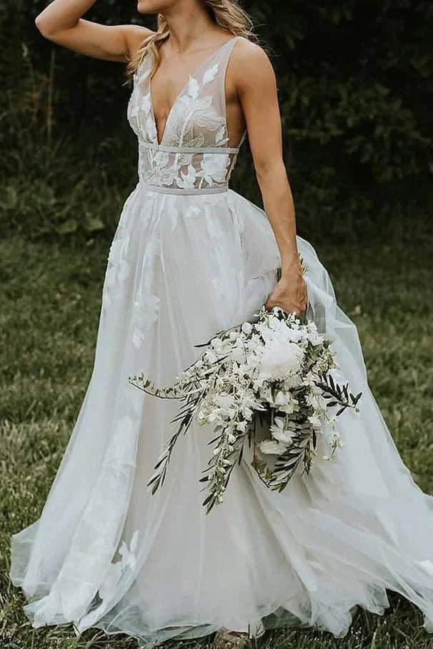 Chic V-Neck Sleeveless A-Line Appliques Summer Wedding Dress