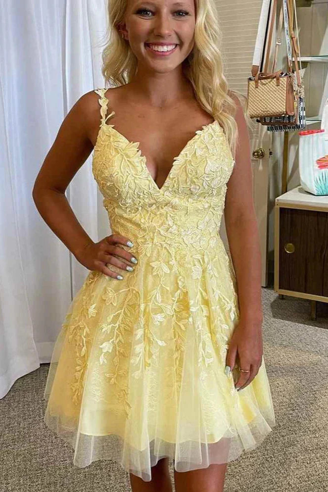 Cute Tulle A-Line V-Neck Spaghetti Straps Appliques Homecoming Dress