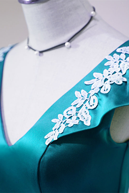 Red Flutter Sleeves V Neck Appliques Homecoming Dress with Bow