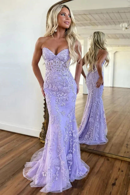 Trumpet Sweetheart Strapless Lace Appliques Prom Dress