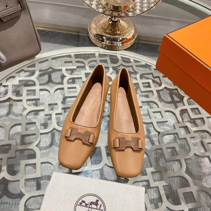 H - BUCKLE BALLET LIGHT BROWN CALFSKIN