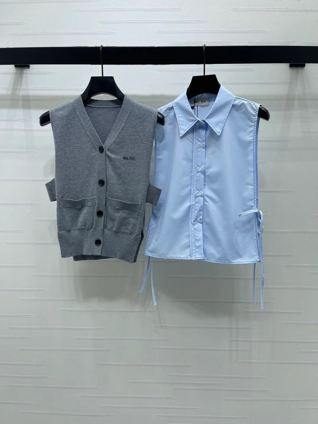 Miumiu 2026 V-neck Vest With Polo Collar Sleeveless Shirt Two-piece Set 356464