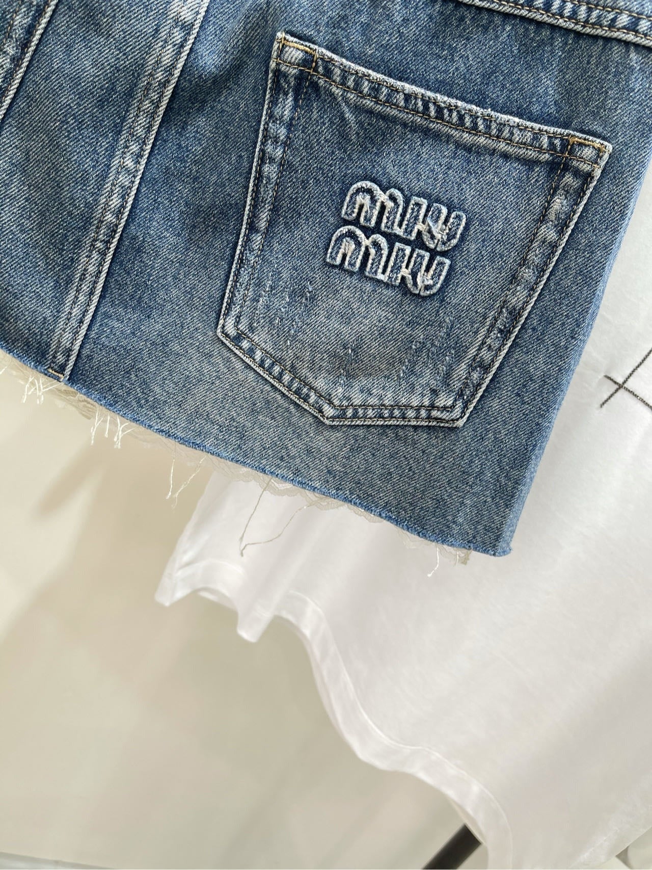 MIUMIU PATCHED DENIM SKIRT WITH LACE 275946