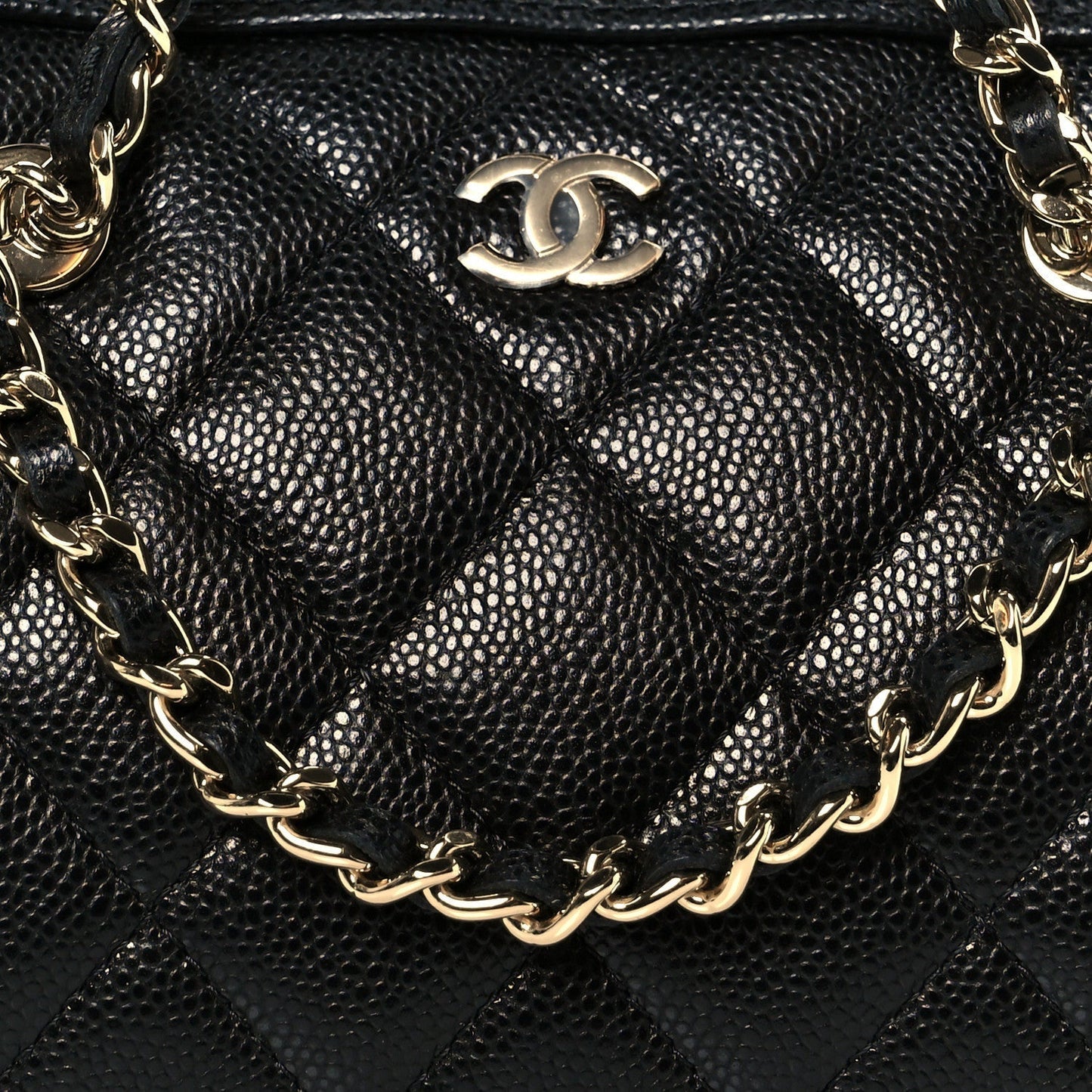 Caviar Quilted Barrel Clutch With Chain Black