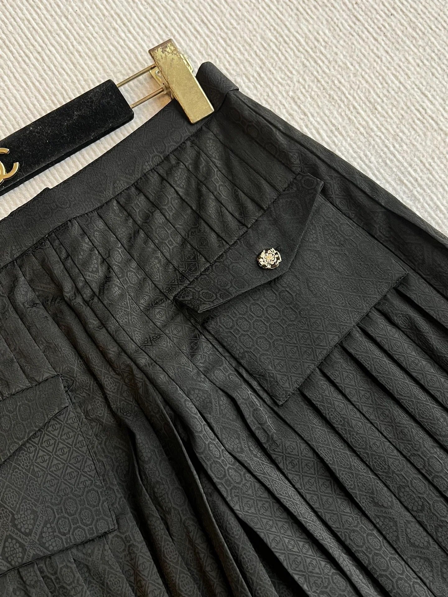 CHANEL PLEATED WIDE-LEG TROUSERS STYLE 30
