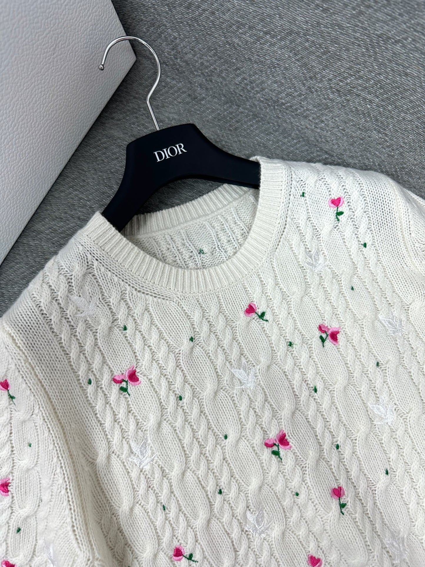CD Short-Sleeved Sweater Small Floral Embroidery Ivory Wool 349483