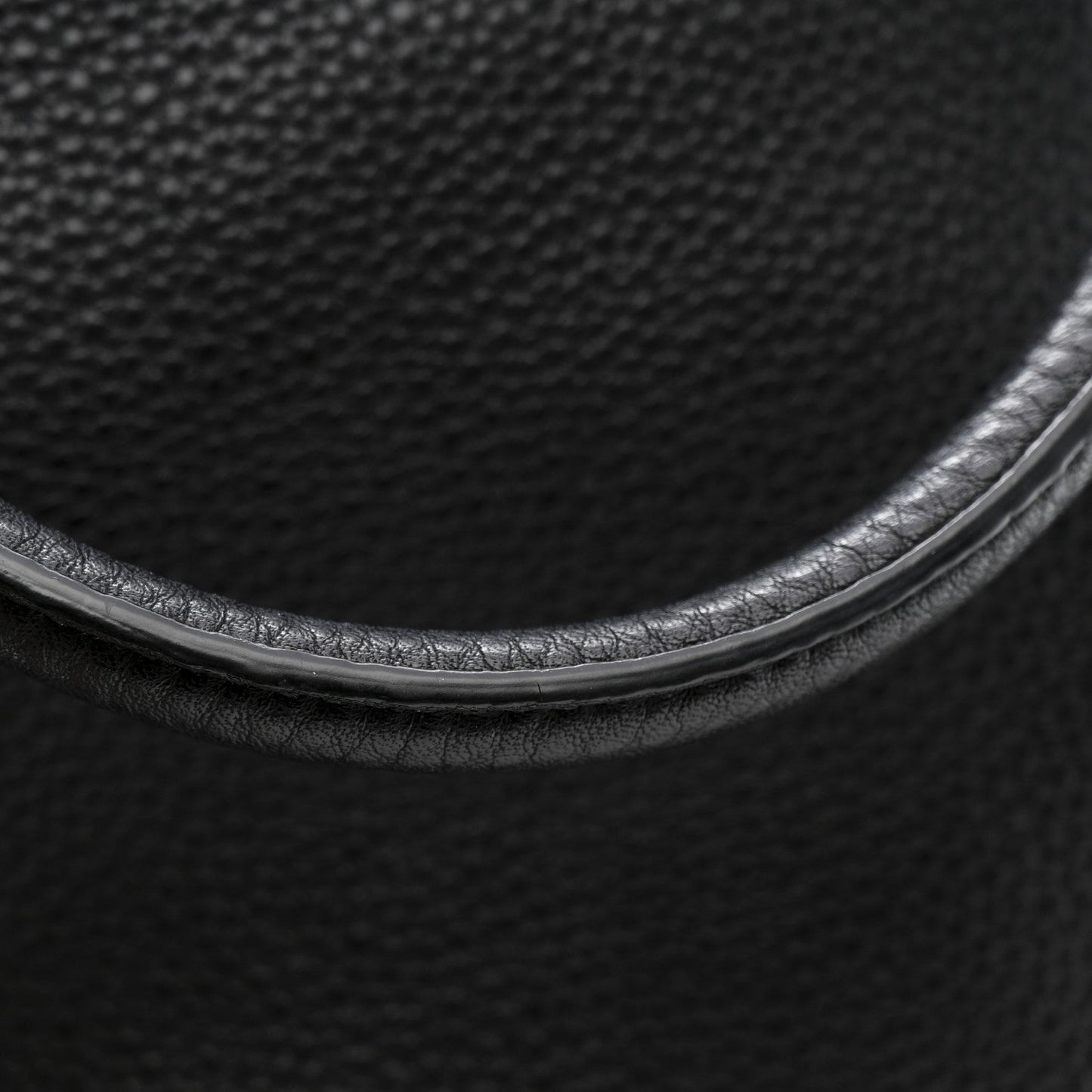 Vitello Daino Tote Black