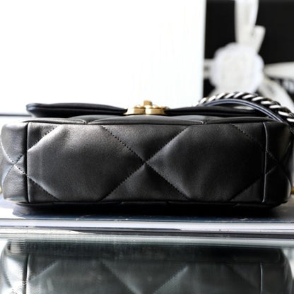C hanel 19s handbag