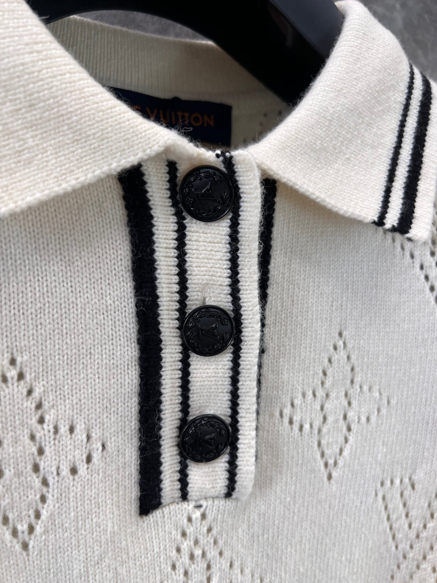 LV 25 White Monogram Wool