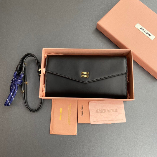 MICRO BAG 19 IN BLACK SMOOTH CALFSKIN