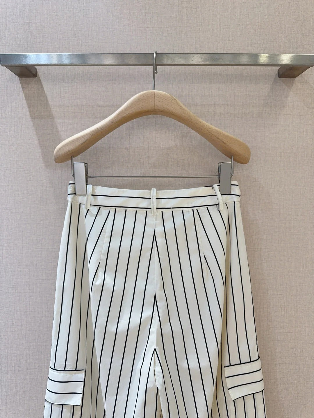 LV 25S VERTICAL STRIPED WIDE-LEG PANTS 0149