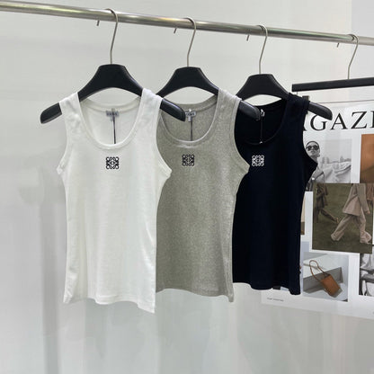 Round neck embroidered vest